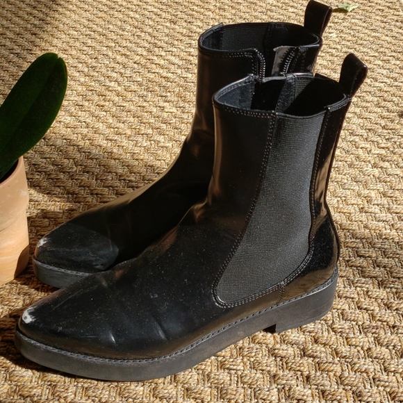 Jeffrey Campbell Pointed Toe Leather Chelsea Boot - Picture 4 of 8